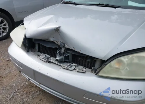 2005 Ford Focus Zx5 из США, поврежденный, VIN 3FAFP37N05R132259